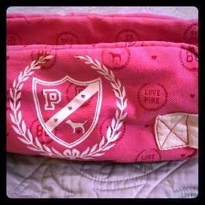 Victoria’s Secret PINK makeup bag 🛍